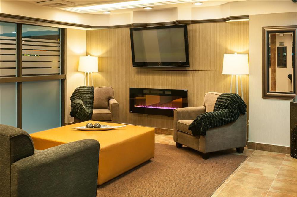 Best Western Airport Inn YYC Beltér fotó