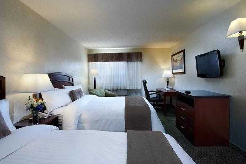 Best Western Airport Inn YYC Kültér fotó